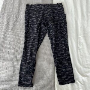 Athleta Salutation Pocket 7/8 Tight